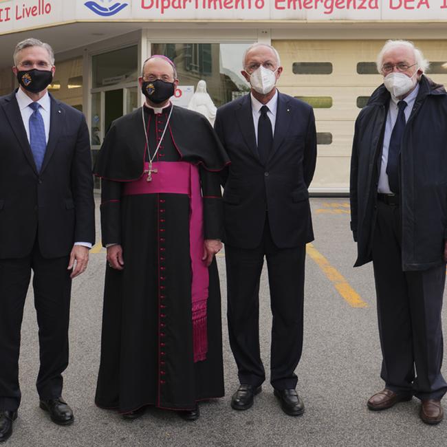 I Cavalieri di Colombo in visita al Bambino Gesù